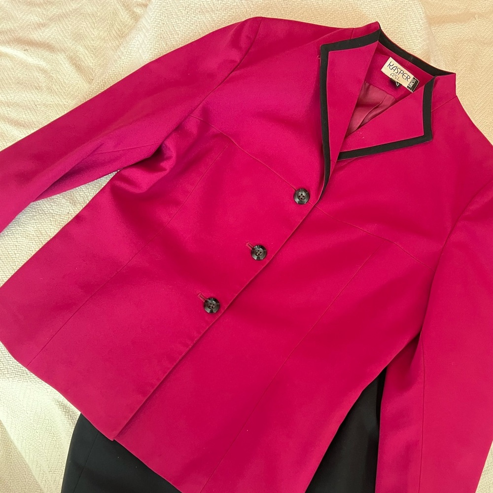 KASPER A.S.L suit in color magenta and black lining in size 4